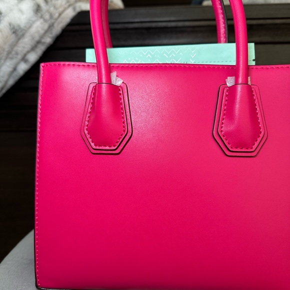 Brand new Michael Kors purse. - Picture 4 of 7